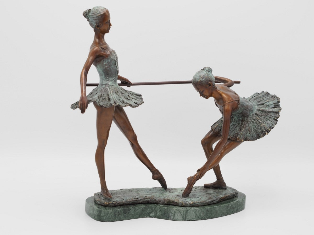 2 Dancers