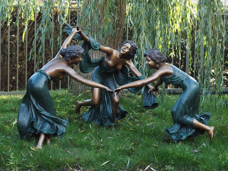 3 Dancing Girls