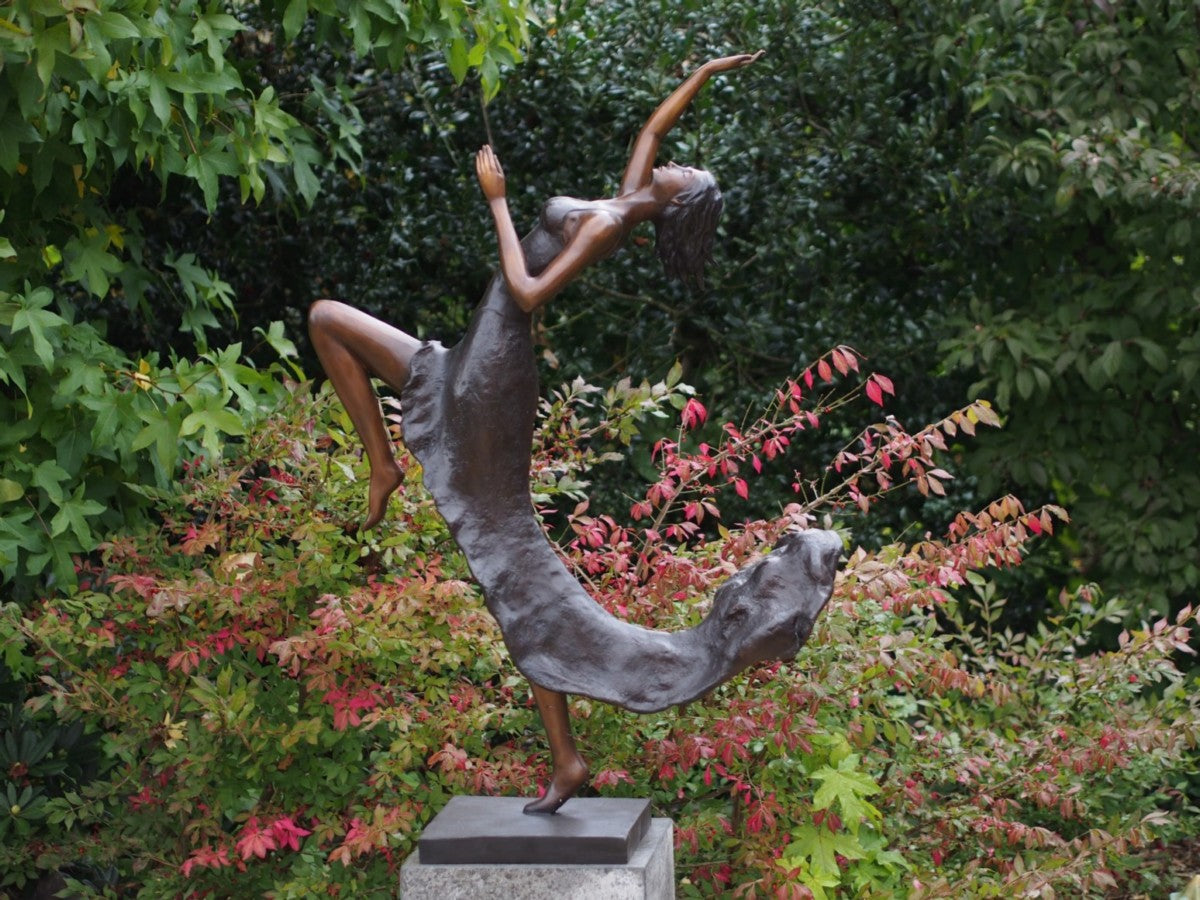 Dancing Lady